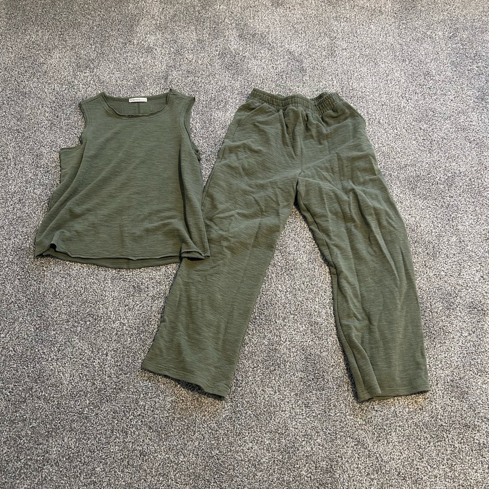 Zenana Outfitters Olive Green Textured Tank & Joggers Set